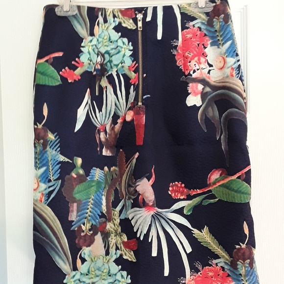 Philosophy multi colored pencil skirt size 2 NWT - Picture 2 of 6